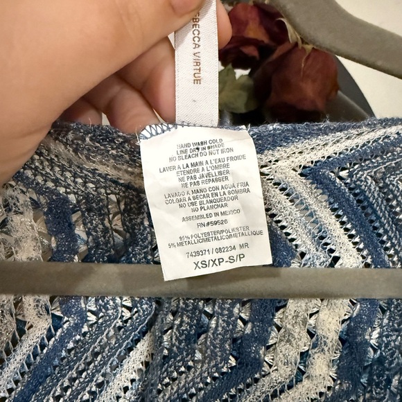 BECCA Blue and White Swim Coverup size xs - Picture 4 of 9